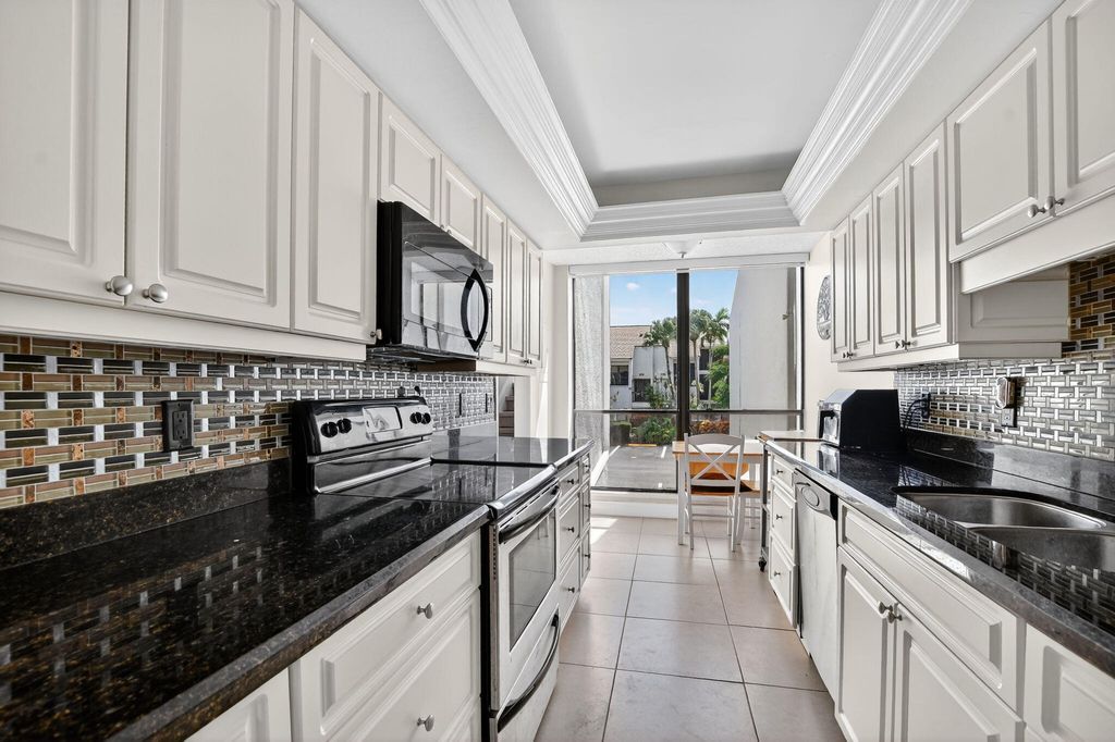 Photo of 1004 Bridgewood Place, Boca Raton, FL 33434 (MLS # R11129928)