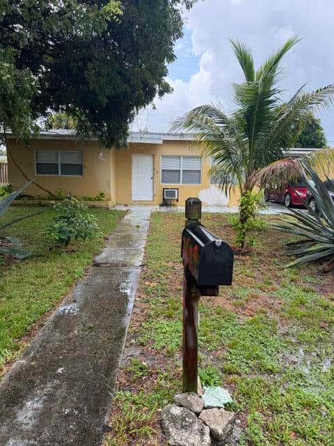 Photo of 2609 NE 4TH Street, Boynton Beach, FL 33435 (MLS # B26059776)