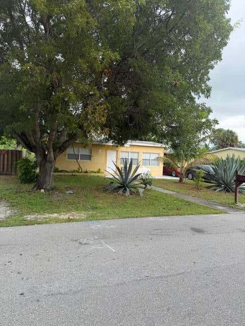 Photo of 2609 NE 4TH Street, Boynton Beach, FL 33435 (MLS # B26059776)