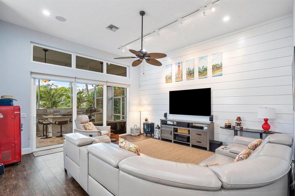 NORTH PASSAGE - Residential