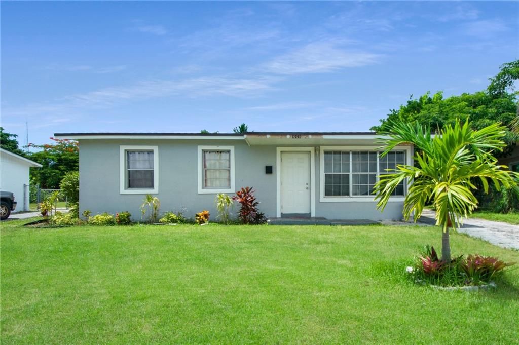 Photo of 1330 8th St St, West Palm Beach, FL 33401 (MLS # F10340760)