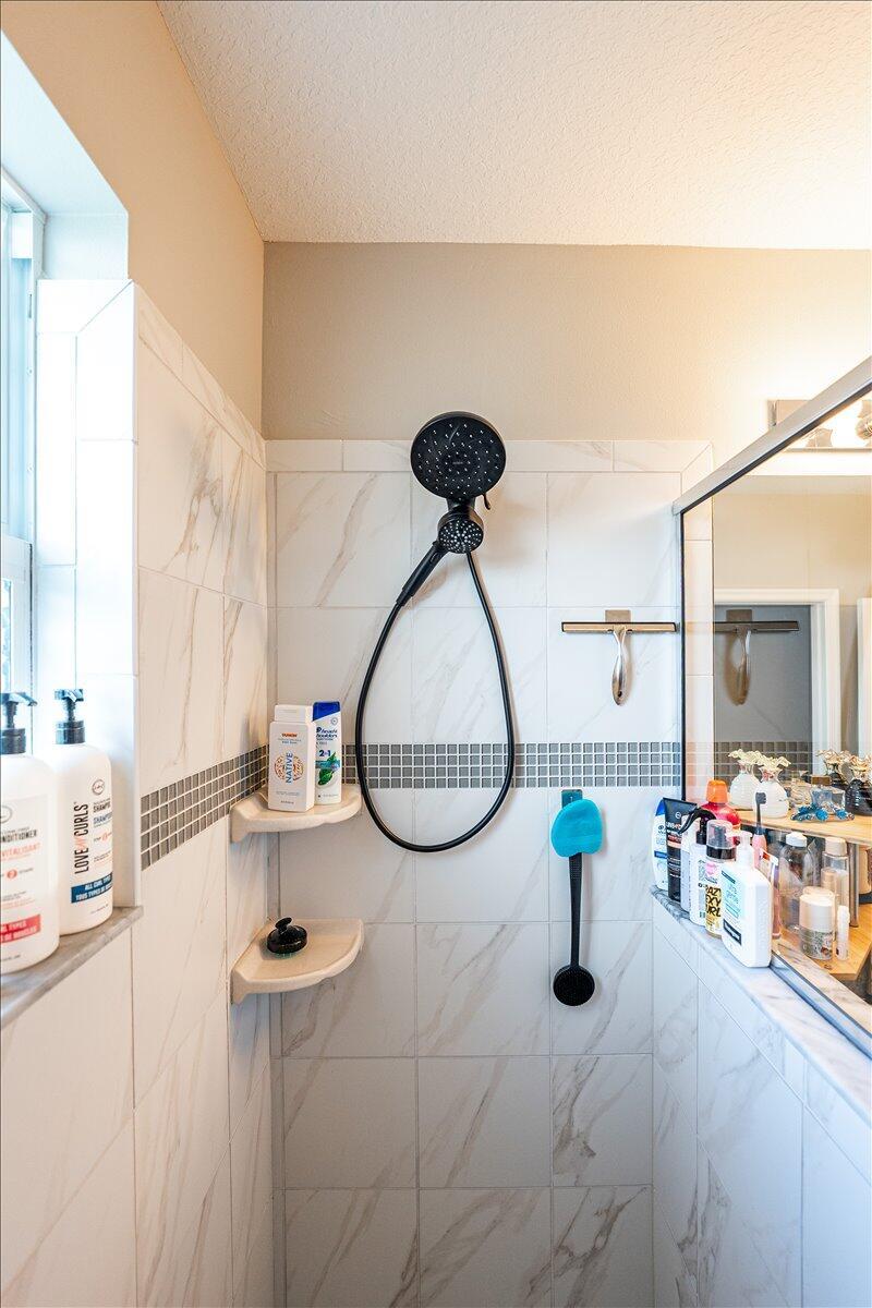 VIZCAYA FALLS PLAT 3 - Residential