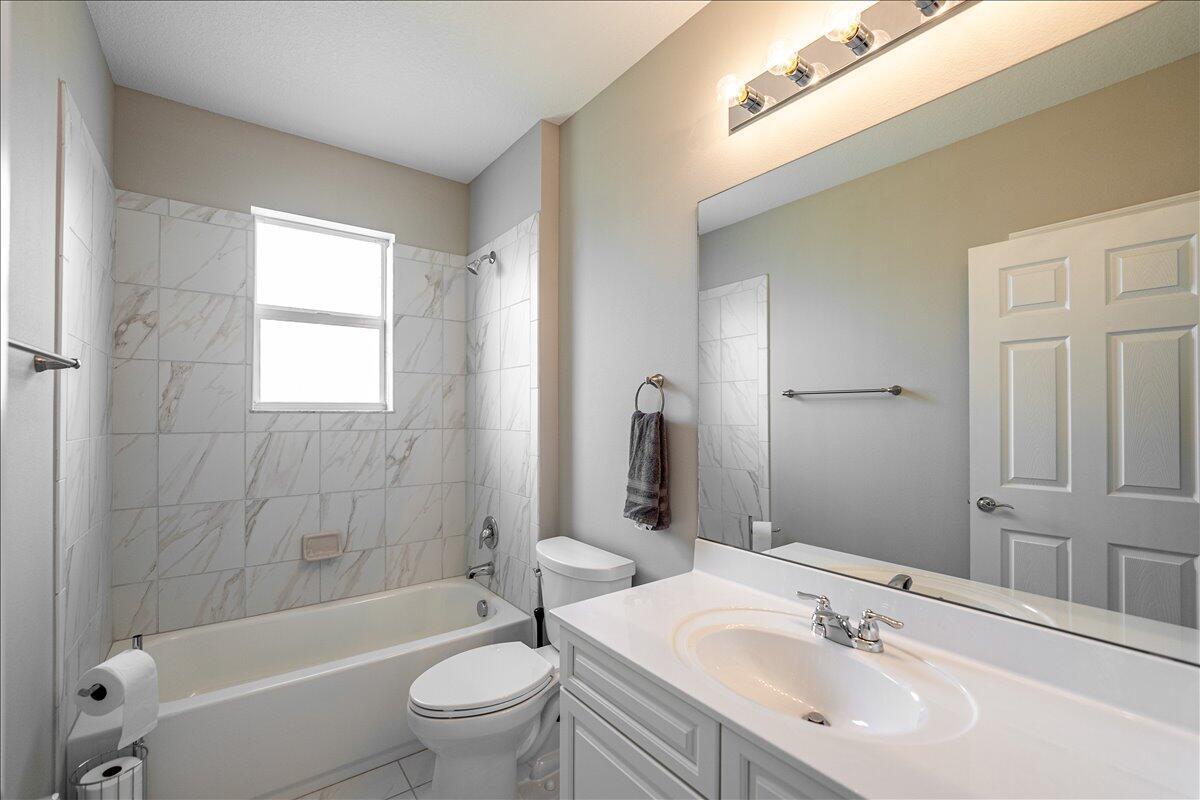 VIZCAYA FALLS PLAT 3 - Residential