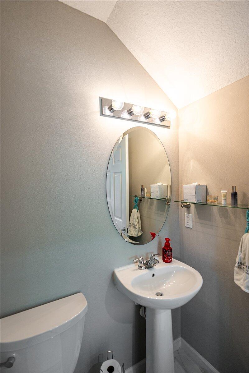 VIZCAYA FALLS PLAT 3 - Residential