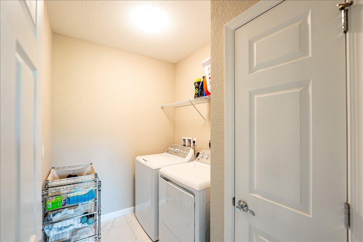 VIZCAYA FALLS PLAT 3 - Residential