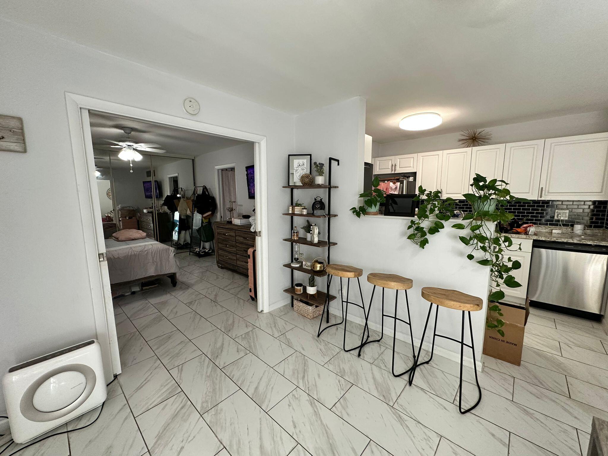 EDEN PLACE COND DECL FILED 9-23-83 - Residential
