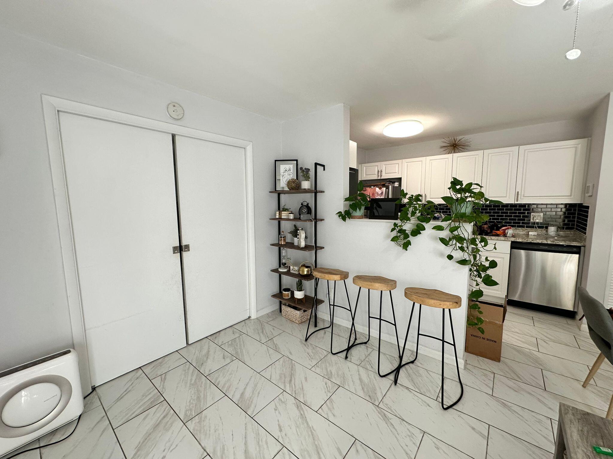EDEN PLACE COND DECL FILED 9-23-83 - Residential