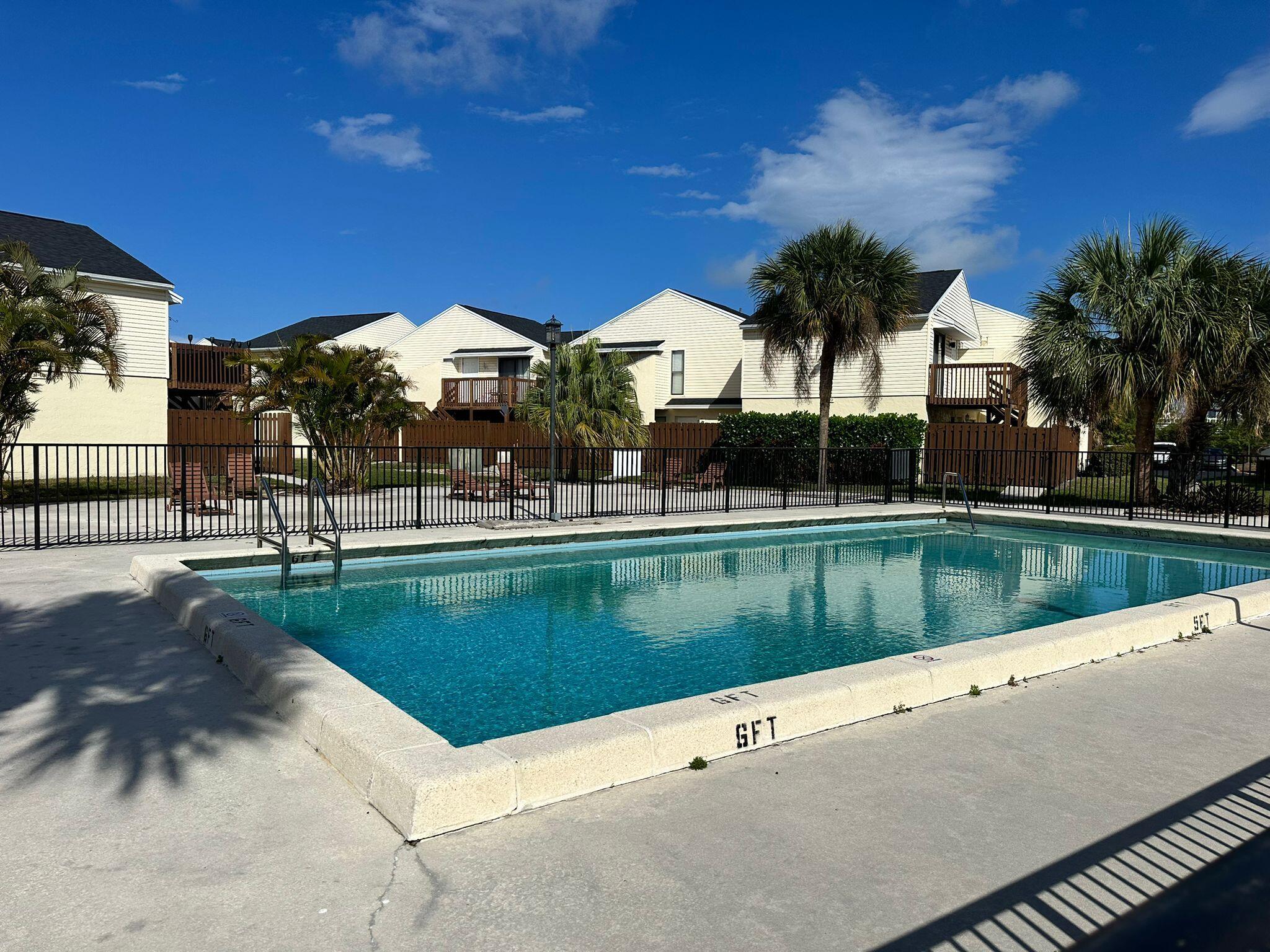 EDEN PLACE COND DECL FILED 9-23-83 - Residential