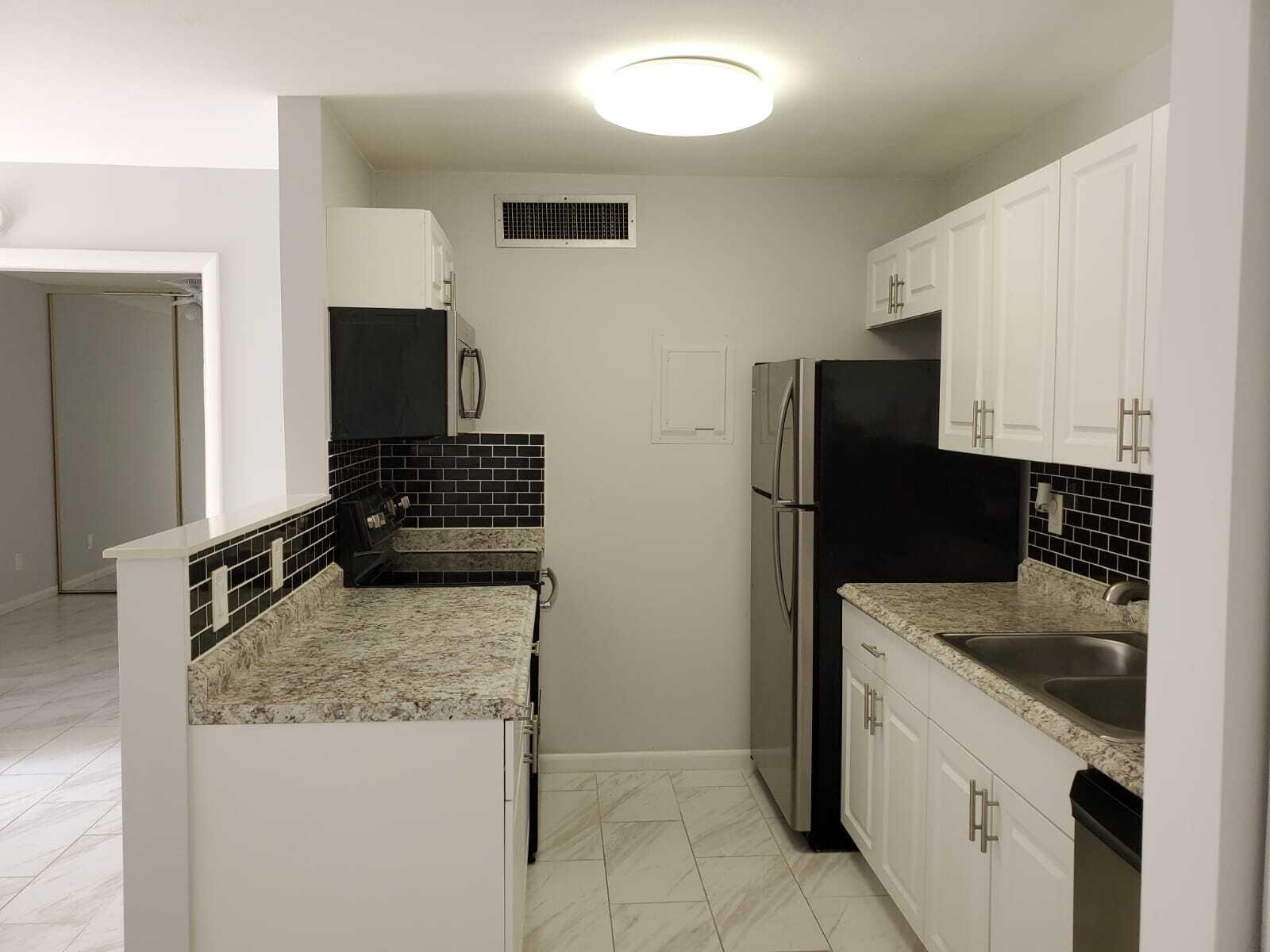 EDEN PLACE COND DECL FILED 9-23-83 - Residential