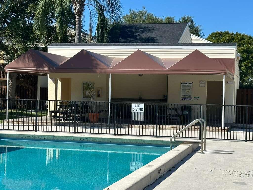 EDEN PLACE COND DECL FILED 9-23-83 - Residential