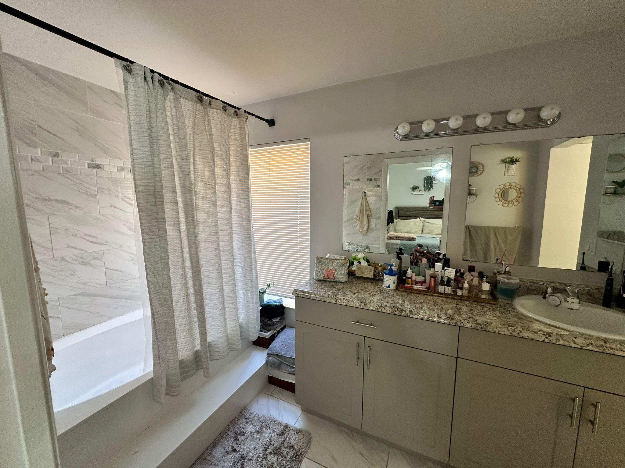 EDEN PLACE COND DECL FILED 9-23-83 - Residential