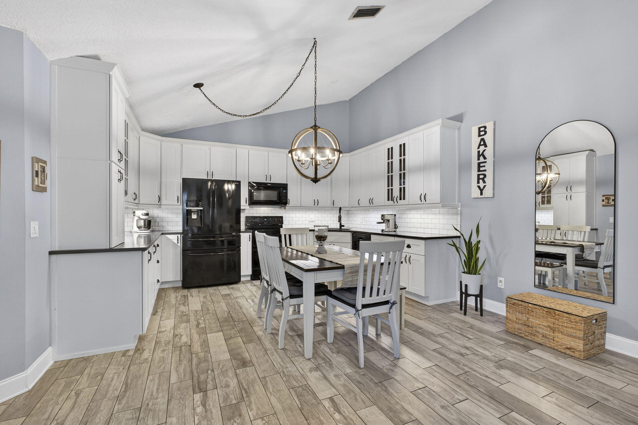 5602 GOLDEN EAGLE Circle