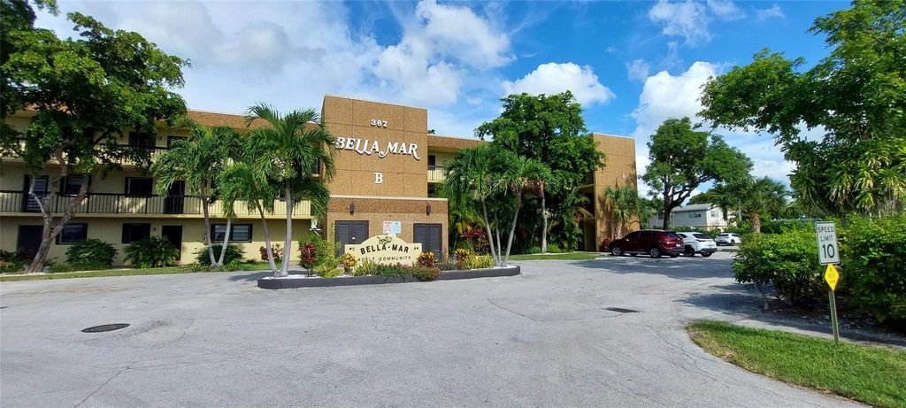 Photo of 367 S Federal Highway #C221, Deerfield Beach, FL 33441 (MLS # B26020164)