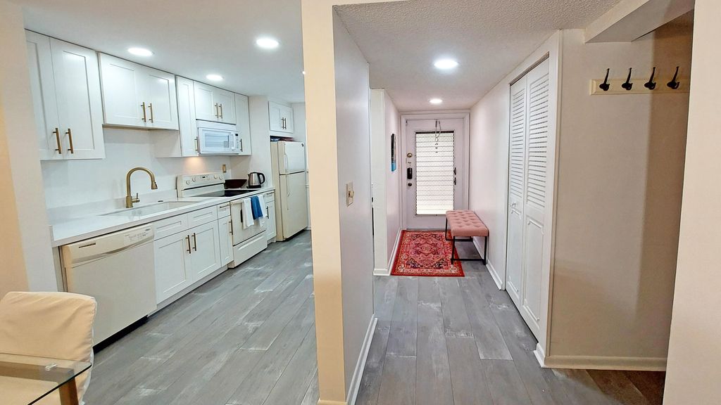 Photo of 367 S Federal Highway #C221, Deerfield Beach, FL 33441 (MLS # B26020164)