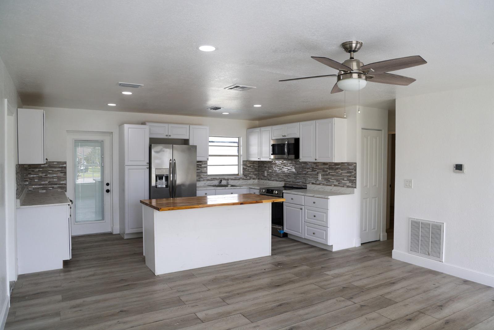 APOLLO BEACH UNIT ONE PART ONE - Residential