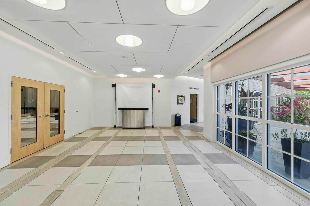 Photo of 2950 S Flamingo Road, Davie, FL (MLS # B26013566)