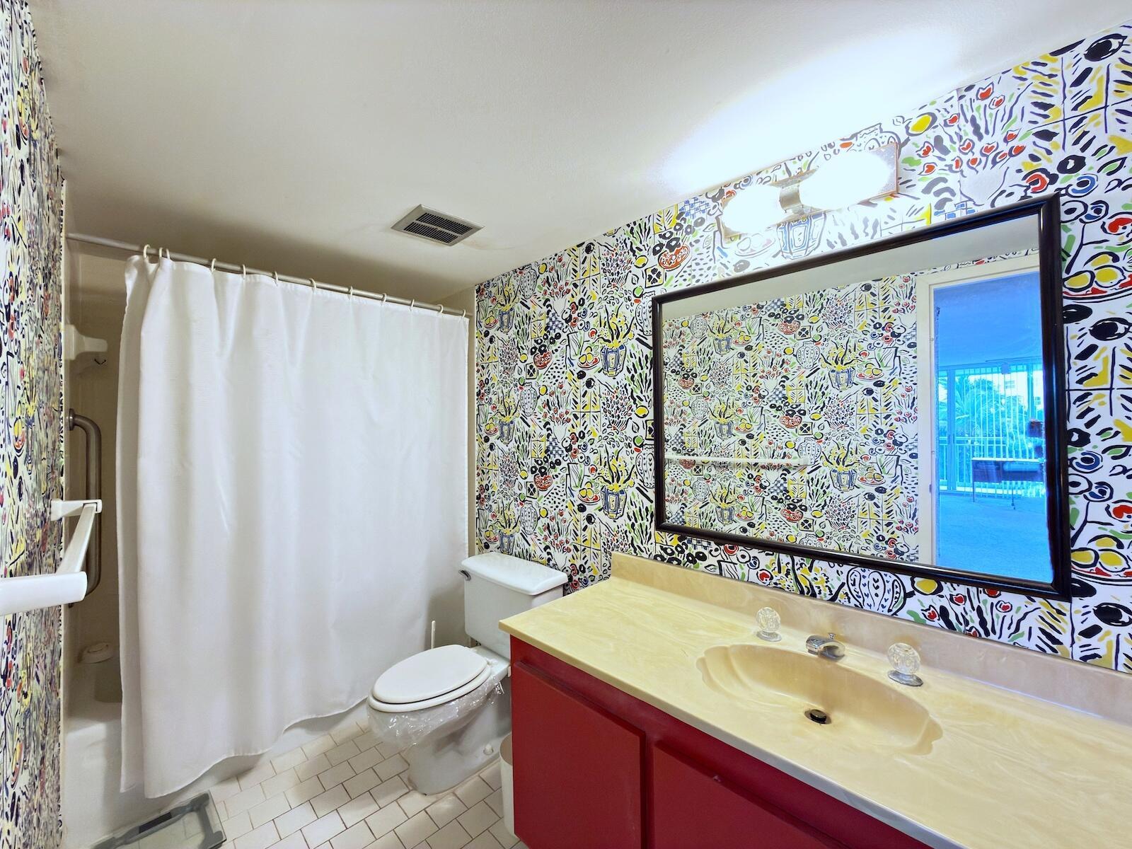 BARCLAY CONDO - Residential