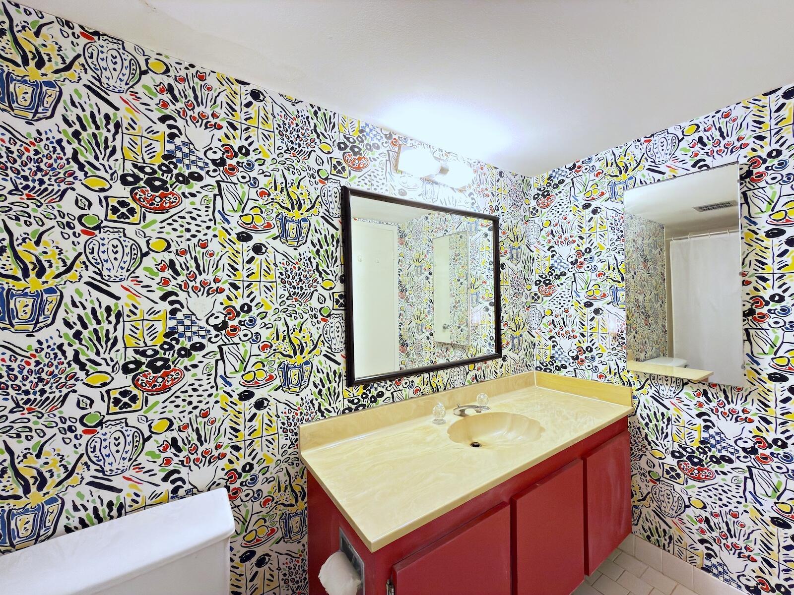 BARCLAY CONDO - Residential