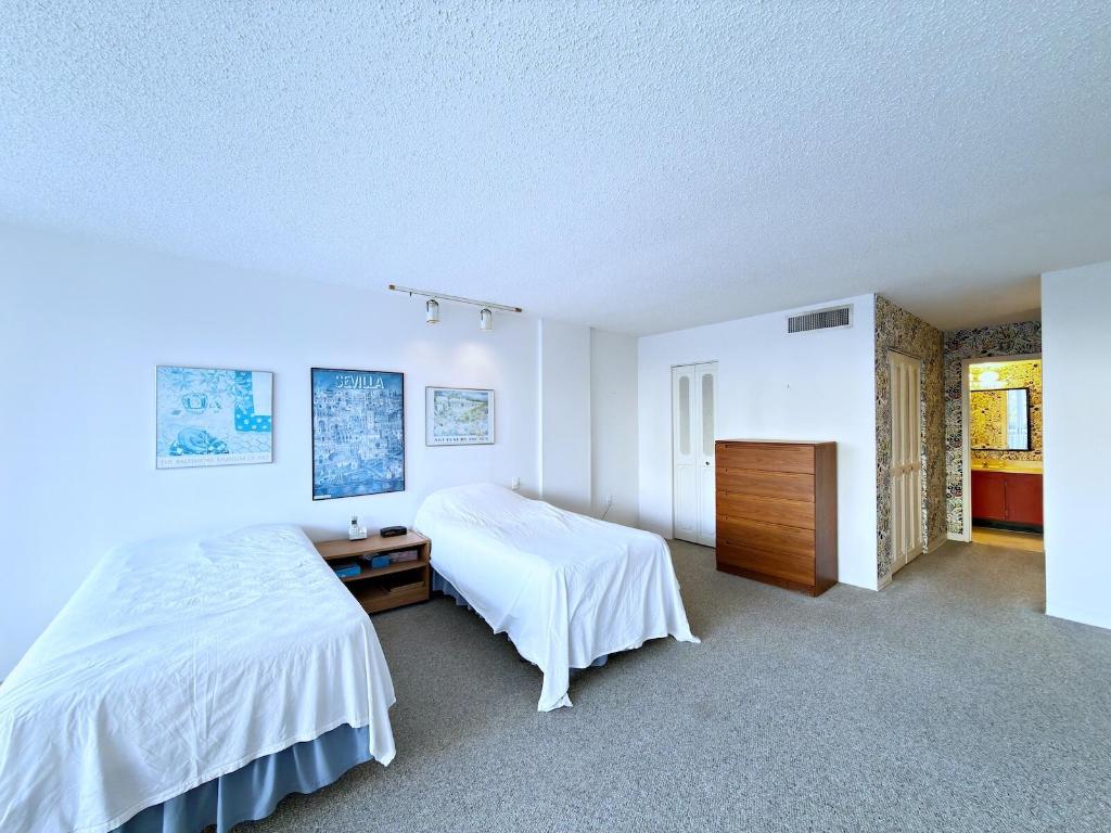 BARCLAY CONDO - Residential