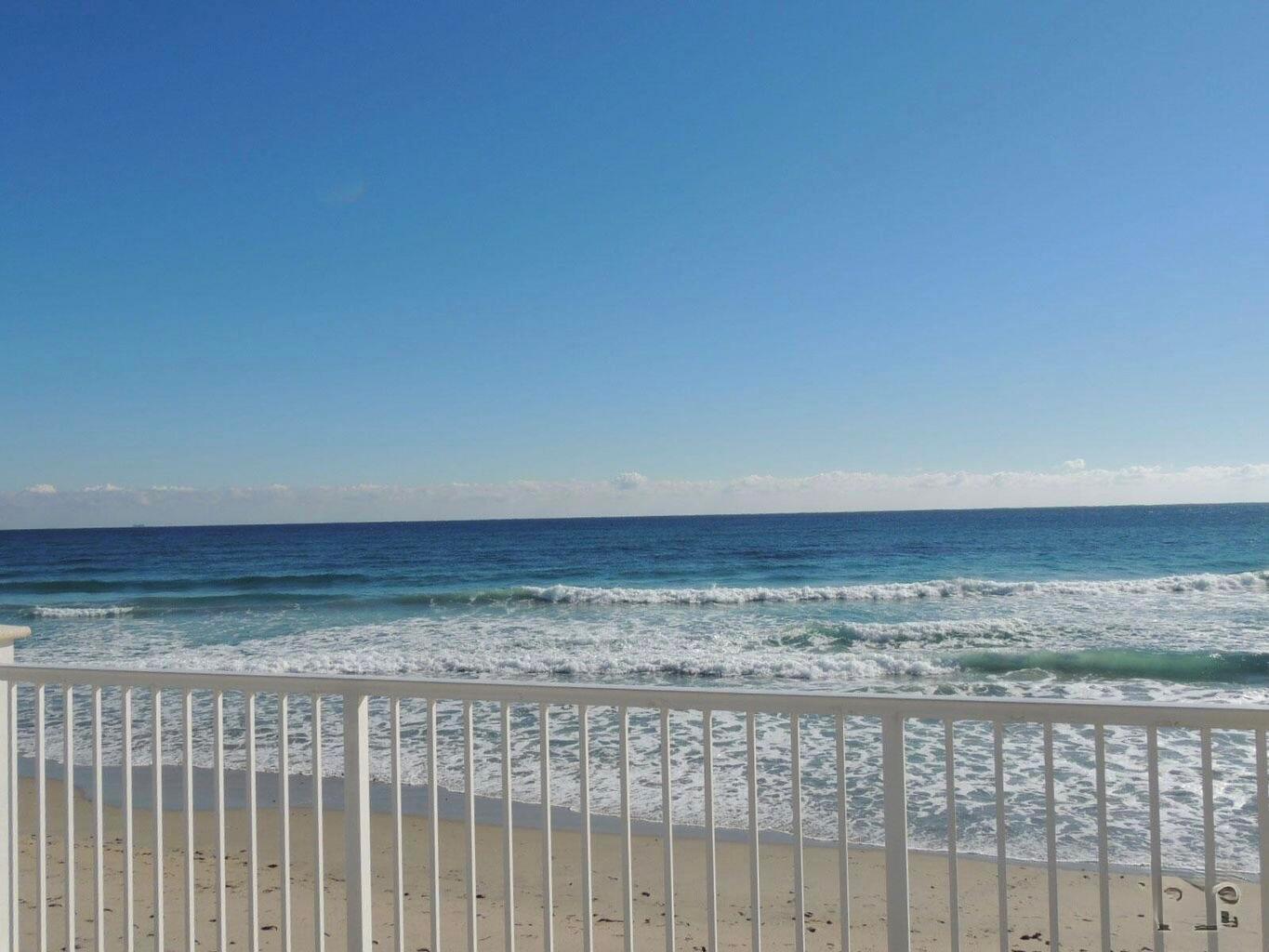 BARCLAY CONDO - Residential