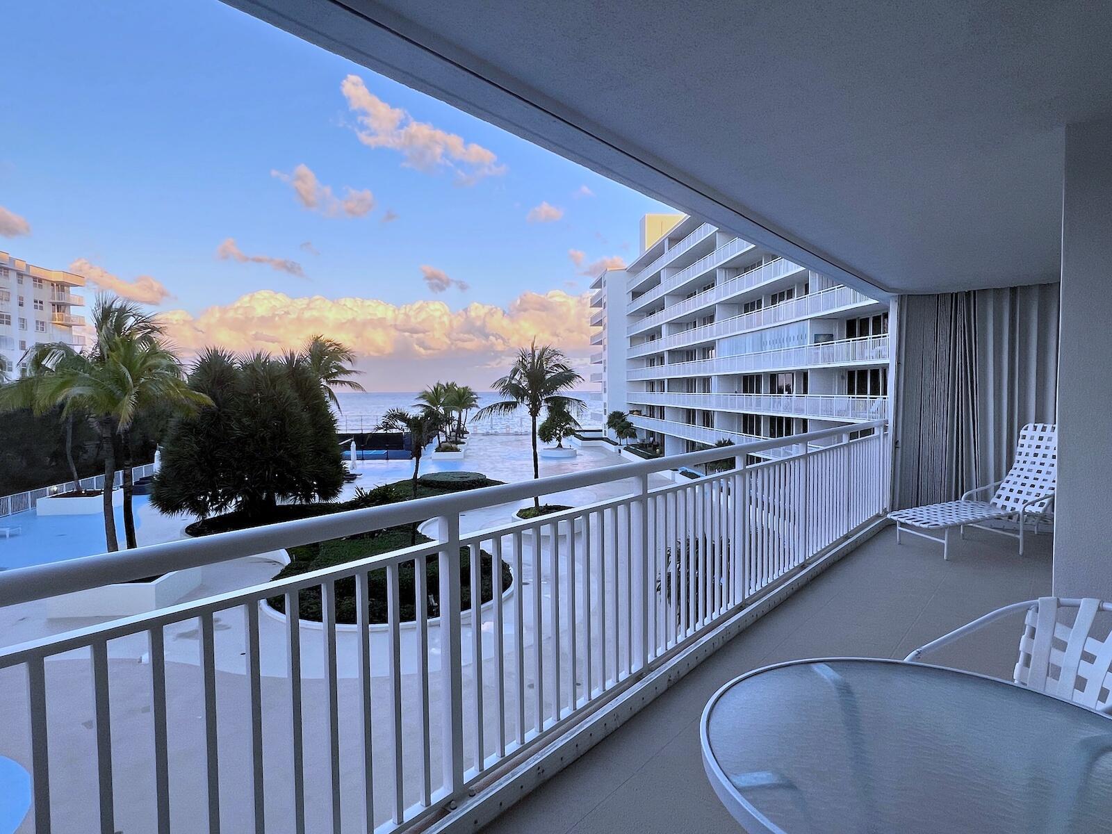 BARCLAY CONDO - Residential