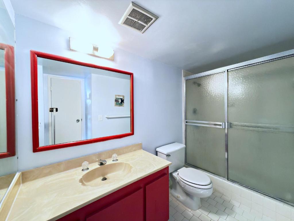 BARCLAY CONDO - Residential