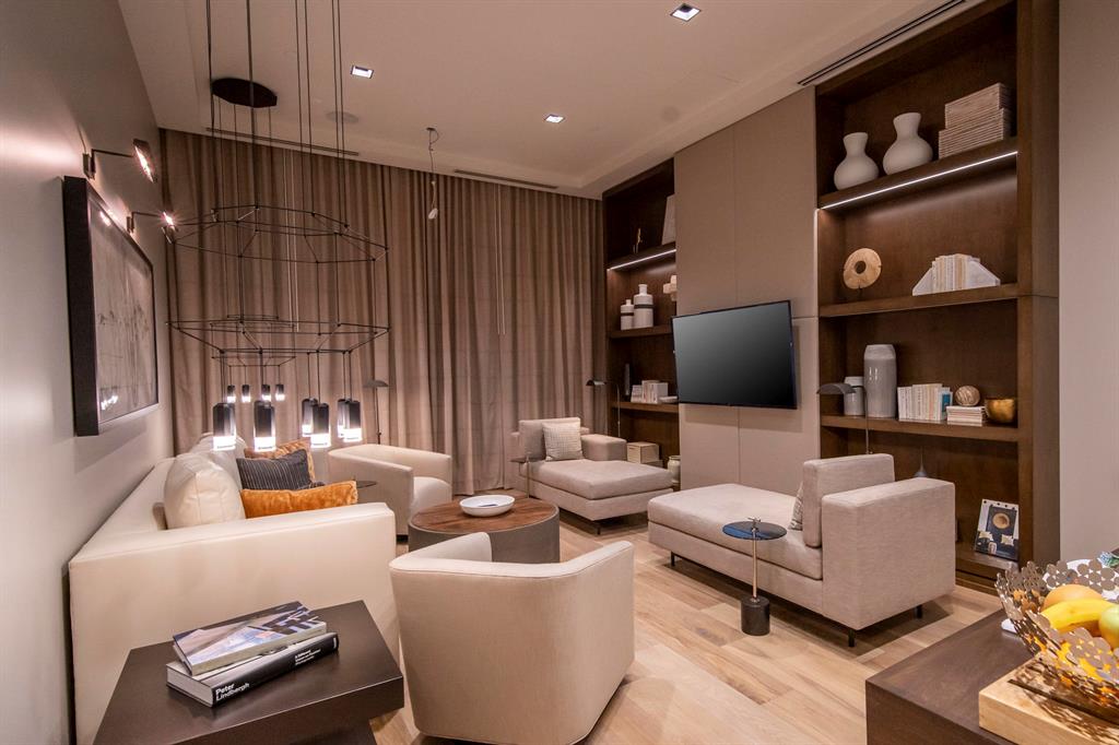 ADDISON RESERVE - Residential