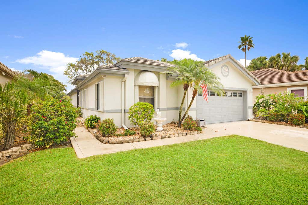 Photo of 6262 Breckenridge Circle, Lake Worth, FL 33467 (MLS # R11051149)