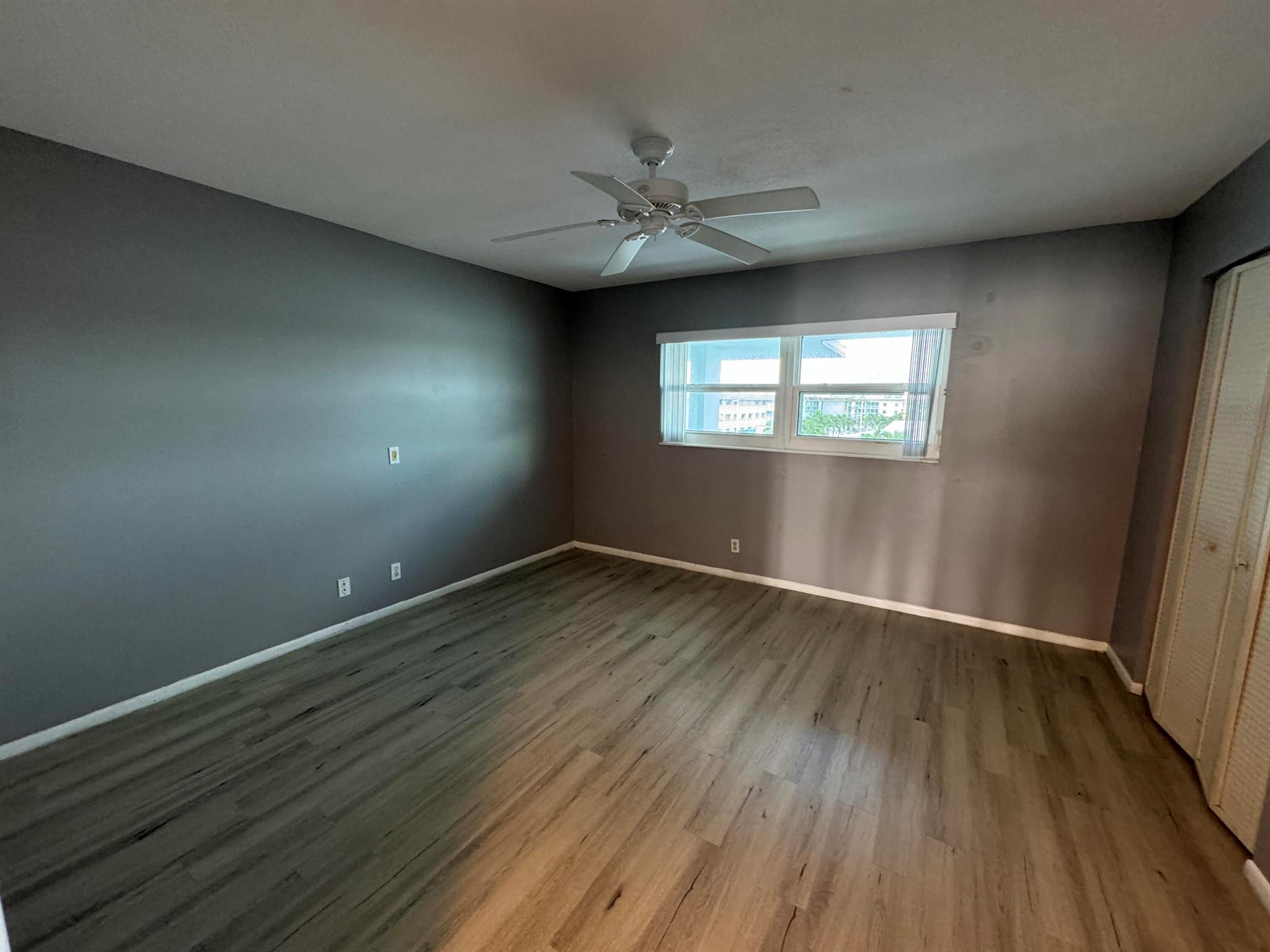 100 Shore 307 Court 307, North Palm Beach, FL, 33408/$250,000 3 100 Shore 307 Court 307