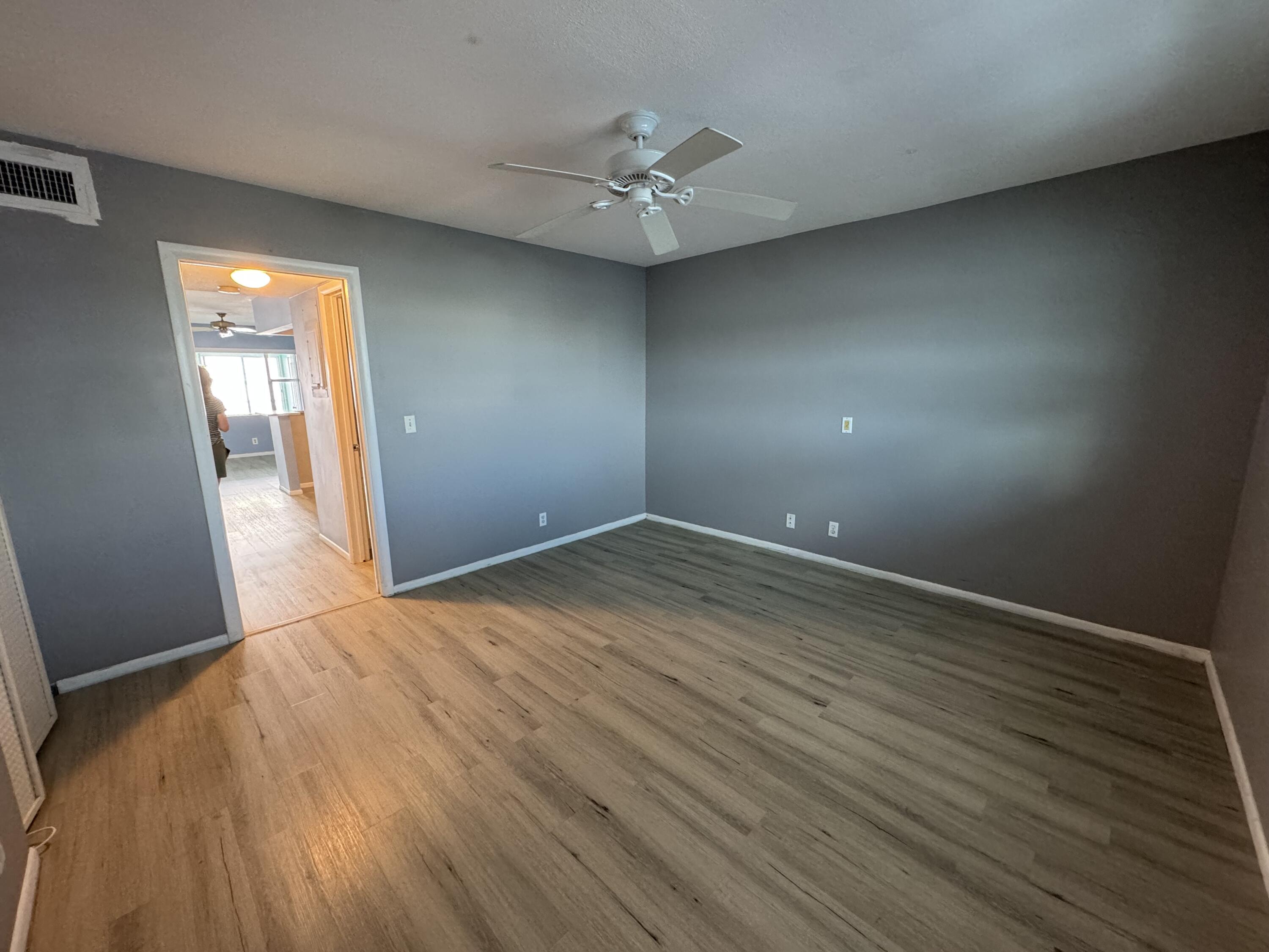 100 Shore 307 Court 307, North Palm Beach, FL, 33408/$250,000 4 100 Shore 307 Court 307