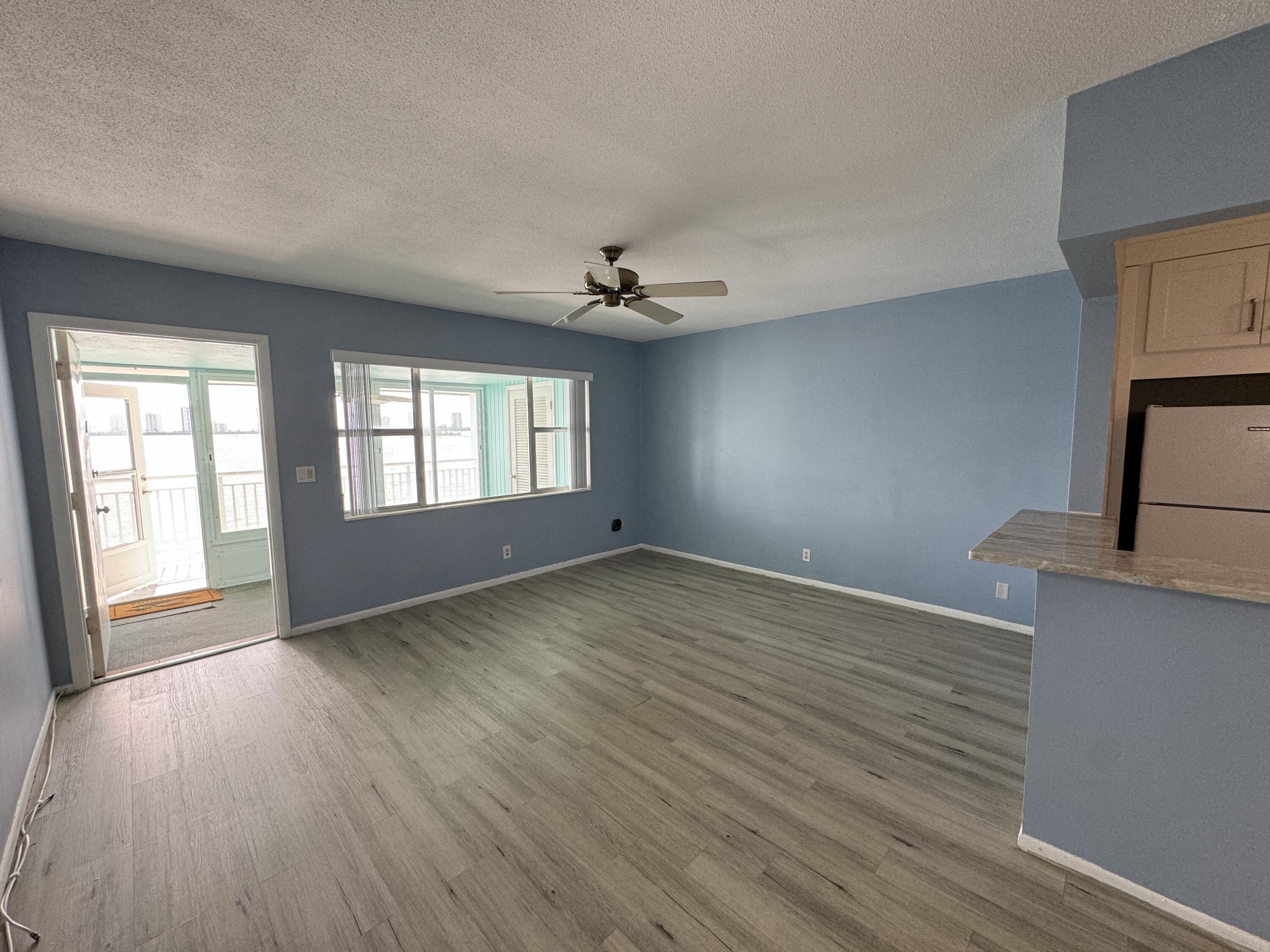 100 Shore 307 Court 307, North Palm Beach, FL, 33408/$250,000 2 100 Shore 307 Court 307