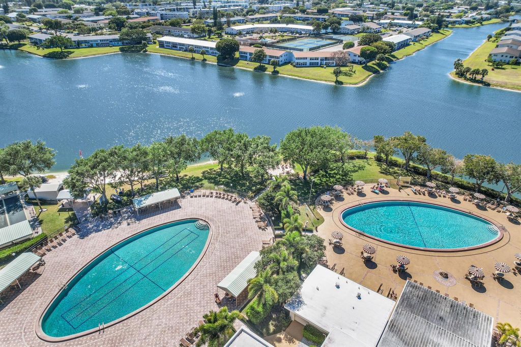 Photo of 302 Norwich M, West Palm Beach, FL 33417 (MLS # R11147282)