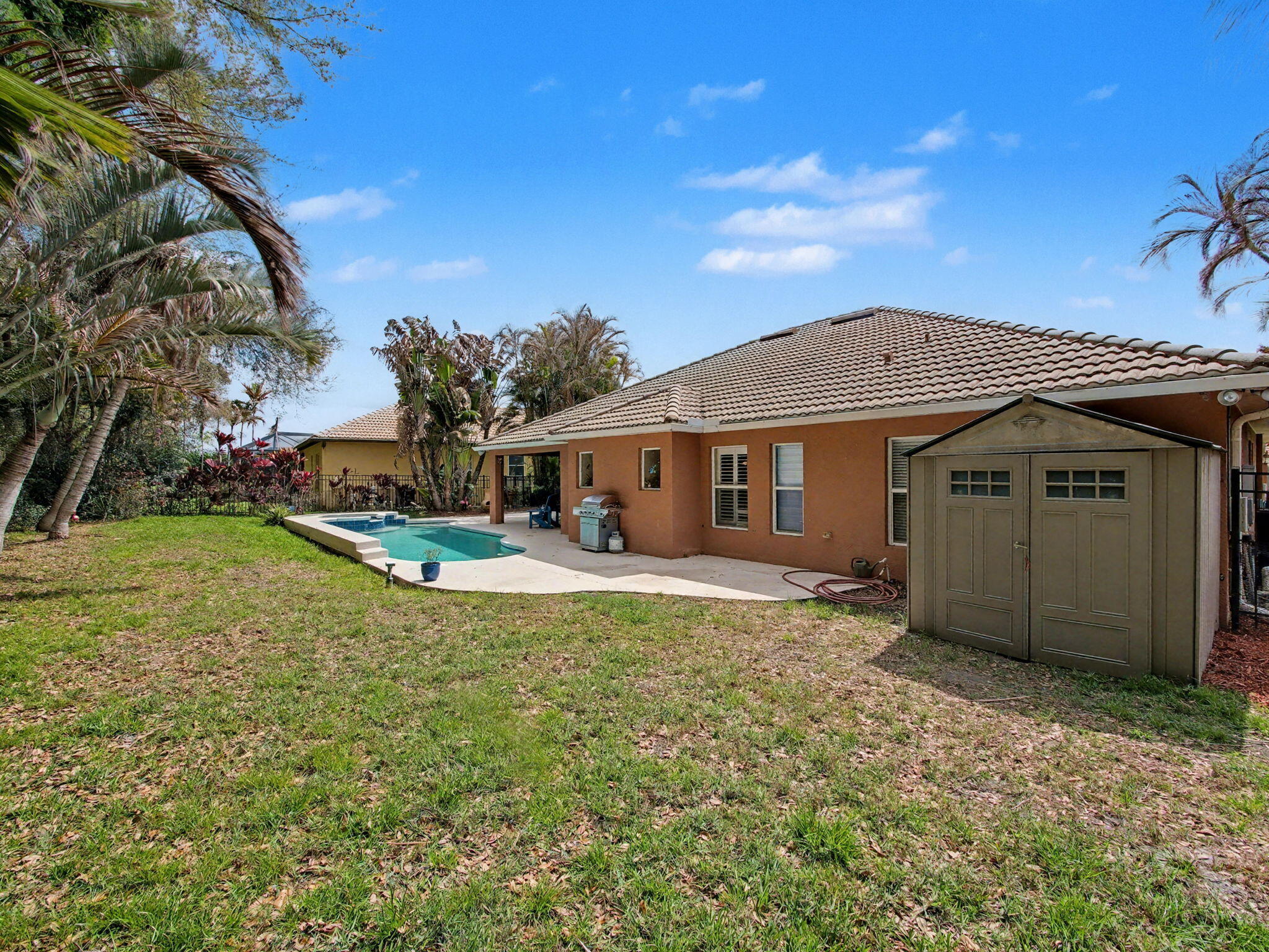LAKE TUSCANY - Residential