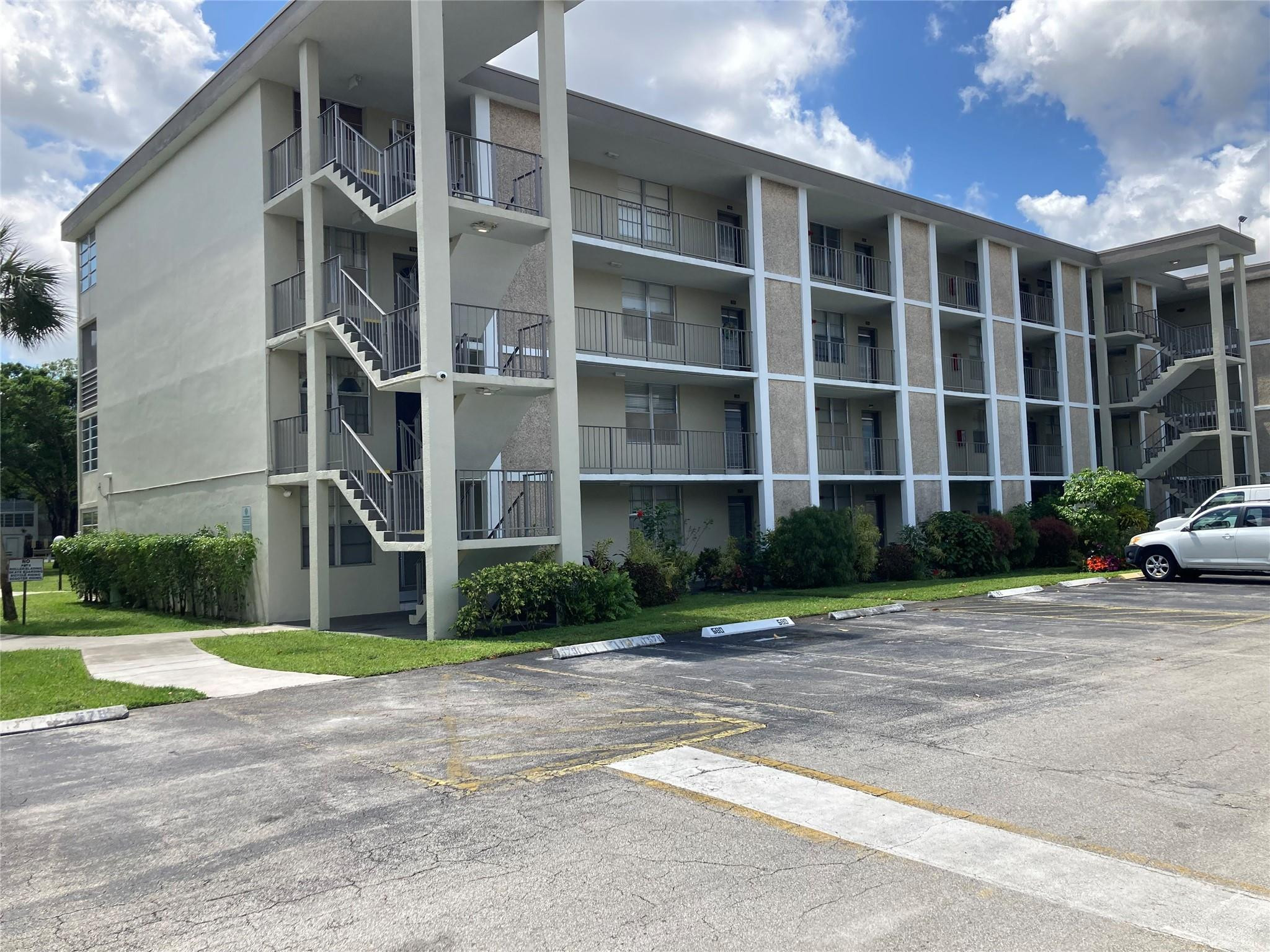 CYPRESS CHASE CONDO NO 1 - Residential