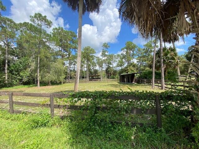 LOXAHATCHEE GROVES - Residential Lease
