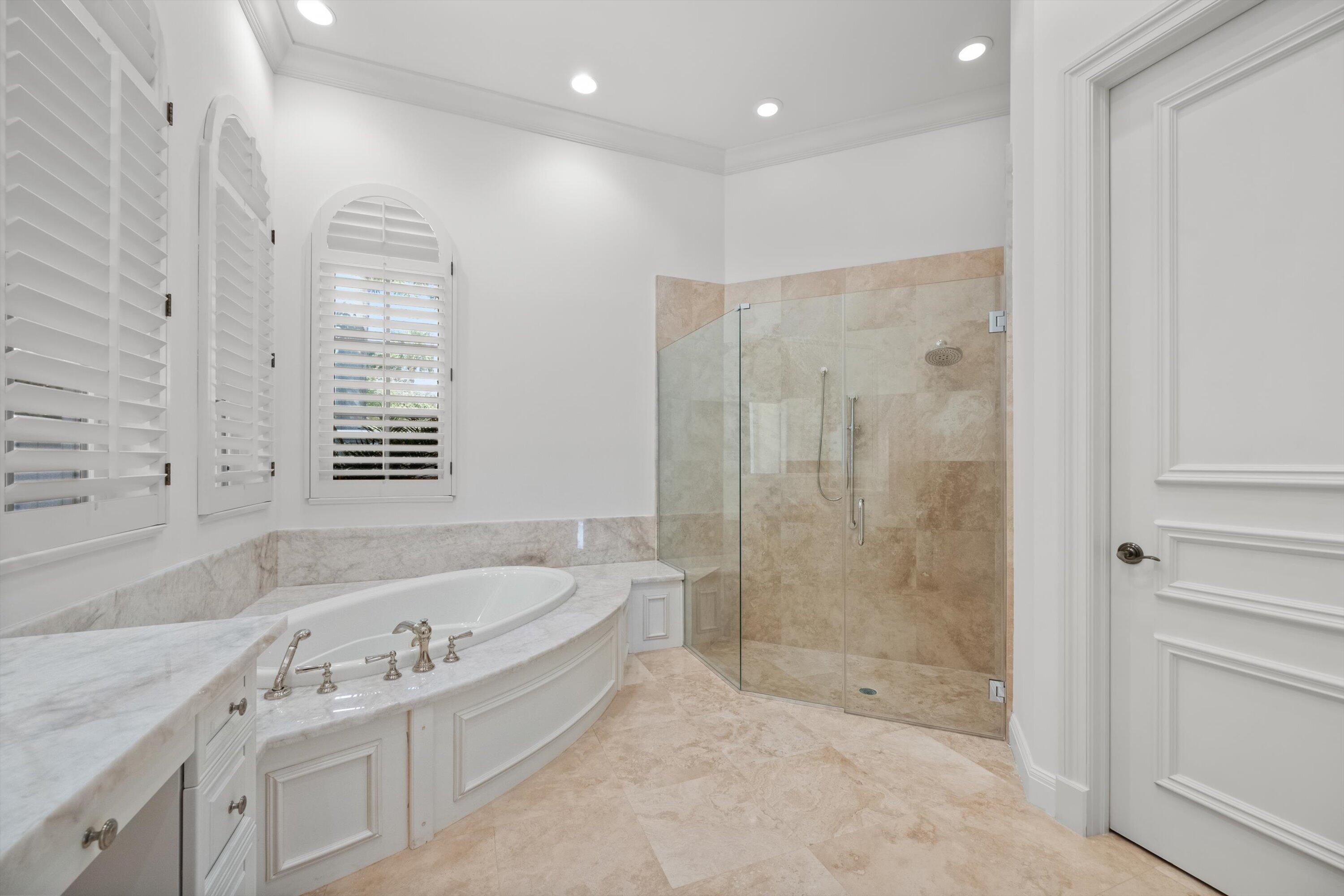 HARBOUR ISLES - Residential