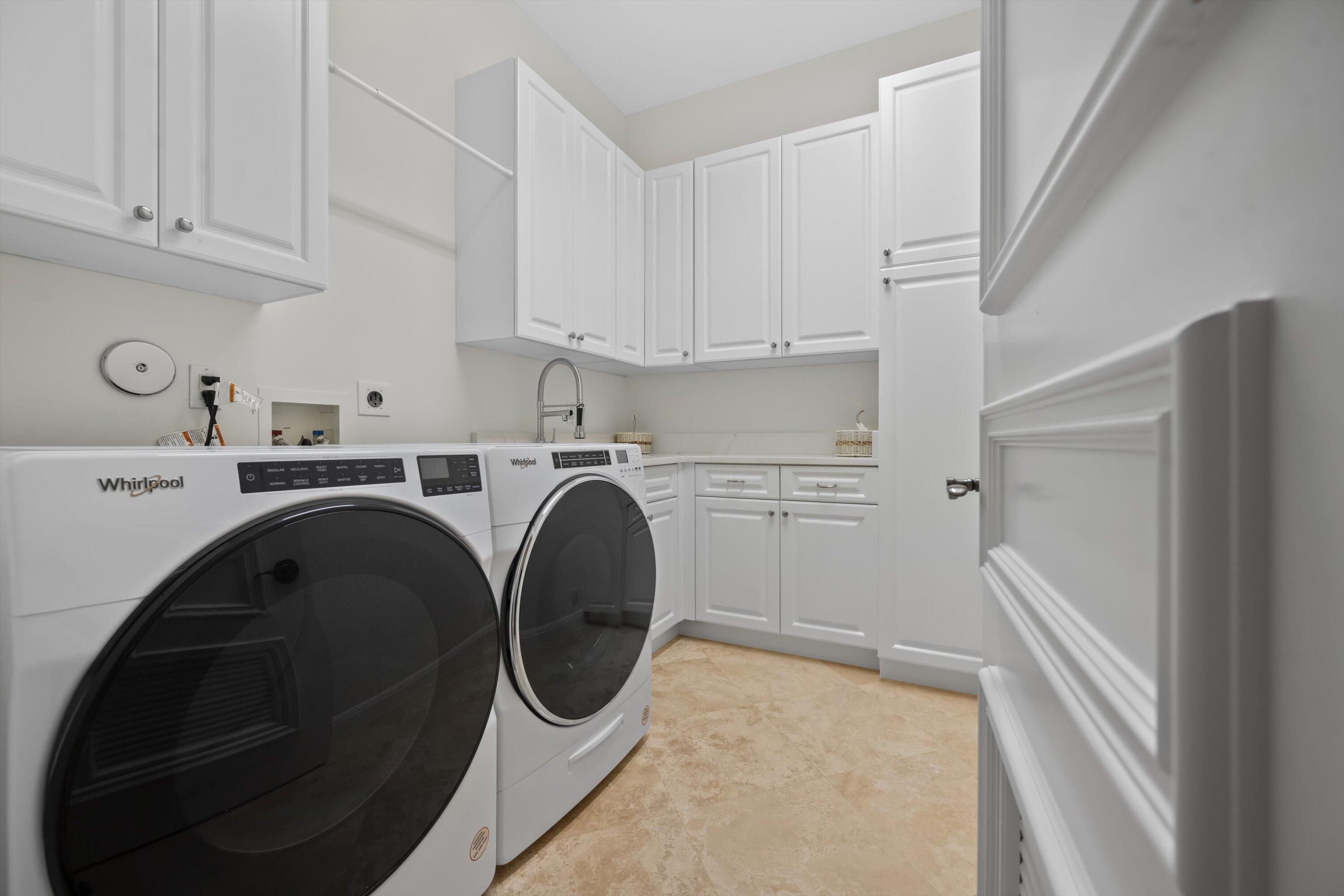 HARBOUR ISLES - Residential