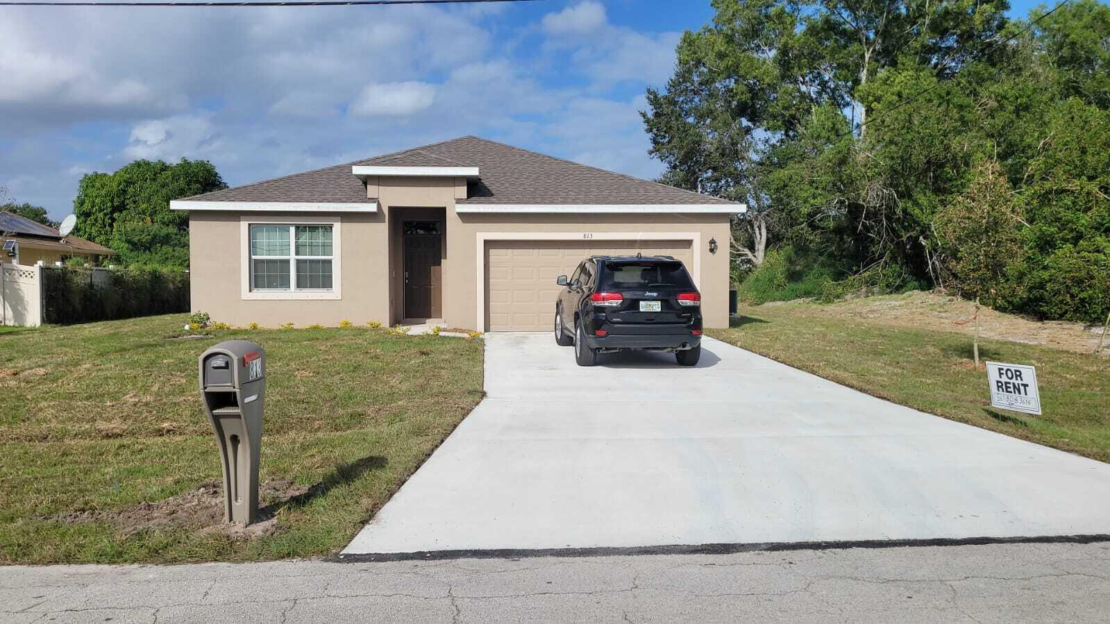 PORT ST LUCIE SECTION 48 1ST REPLAT - Residential