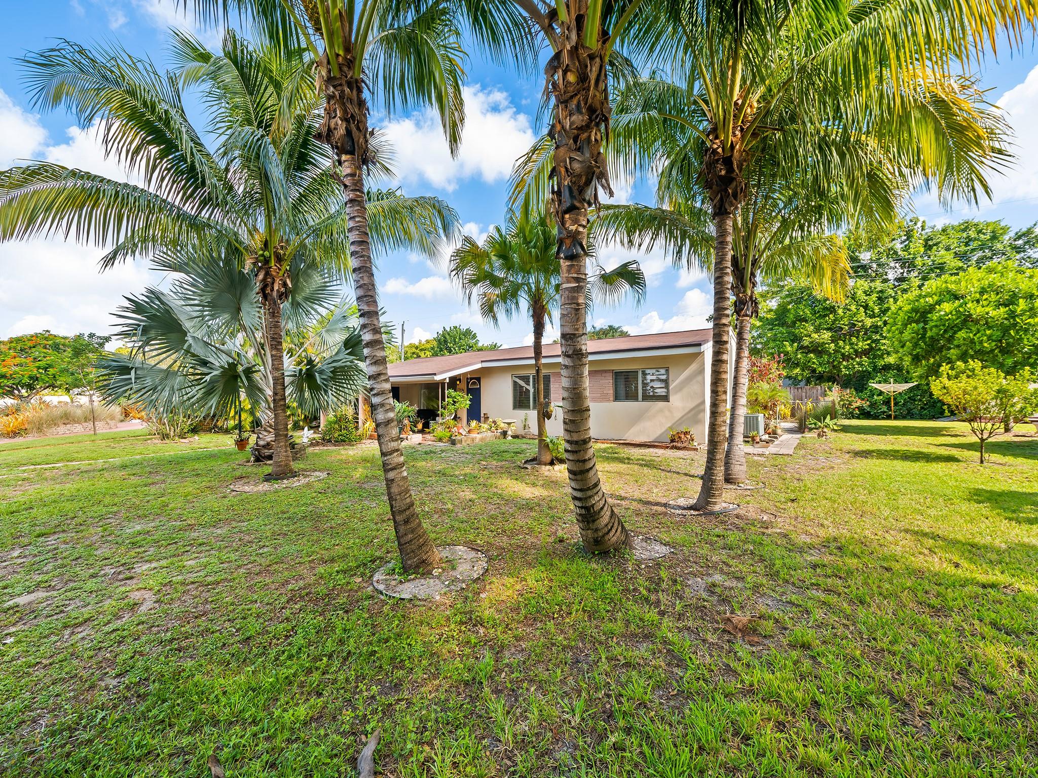 Charming 3-bed, 2-bath home in Fort Lauderdale, offering 1,558 sq ft of comfortable living space. Conveniently located near downtown and Fort Lauderdale Airport, this cozy residence features a private pool, perfect for family fun and relaxation. Recent interior renovations make this home ideal for families seeking a vibrant location with easy access to city amenities. Don’t miss this opportunity to own a functional home with a private oasis in a prime spot! Schedule a viewing today to explore its possibilities.