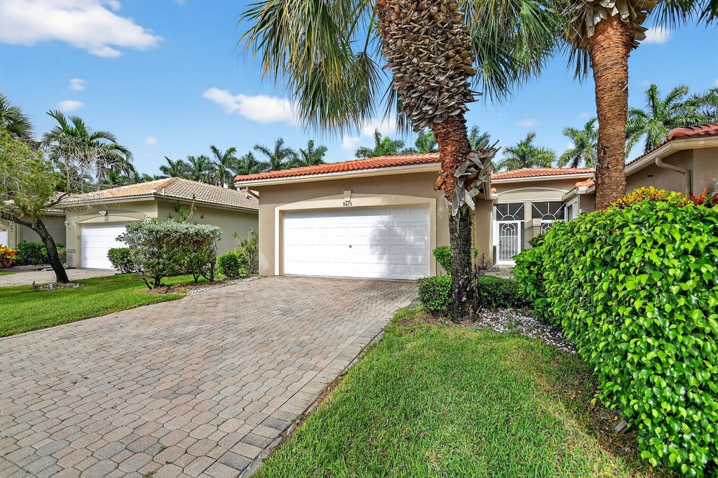 Photo of 9675 N Crescent View Drive N, Boynton Beach, FL 33437 (MLS # R11110475)