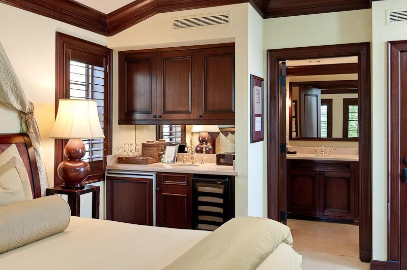 View photos, virtual tours, details... 301 Australian Avenue 306