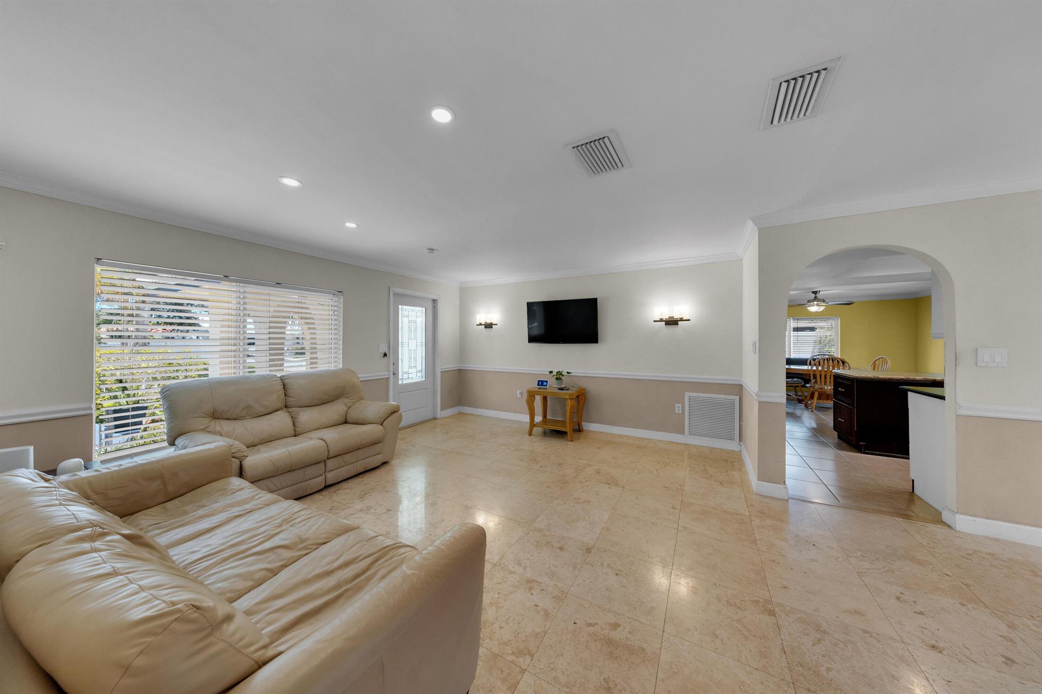 2558 NW 32nd Street
