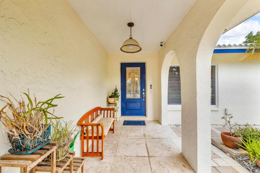 Photo of 2558 NW 32nd Street, Boca Raton, FL 33434 (MLS # R11107595)