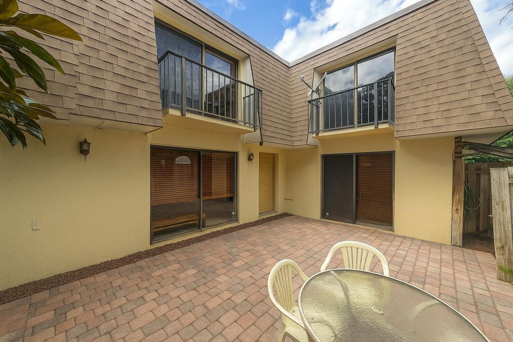 Photo of 2950 SW 22nd Circle #4a, Delray Beach, FL 33445 (MLS # R11126732)