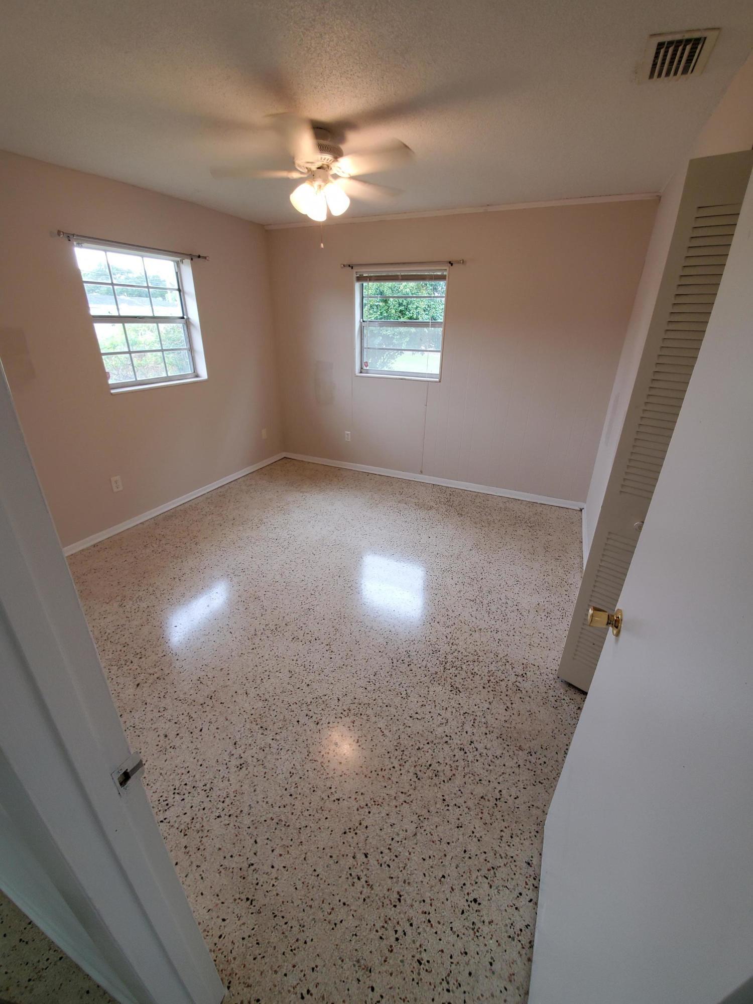 SAN LUCIE PLAZA SUBDIVISION UNIT 1 - Residential Lease