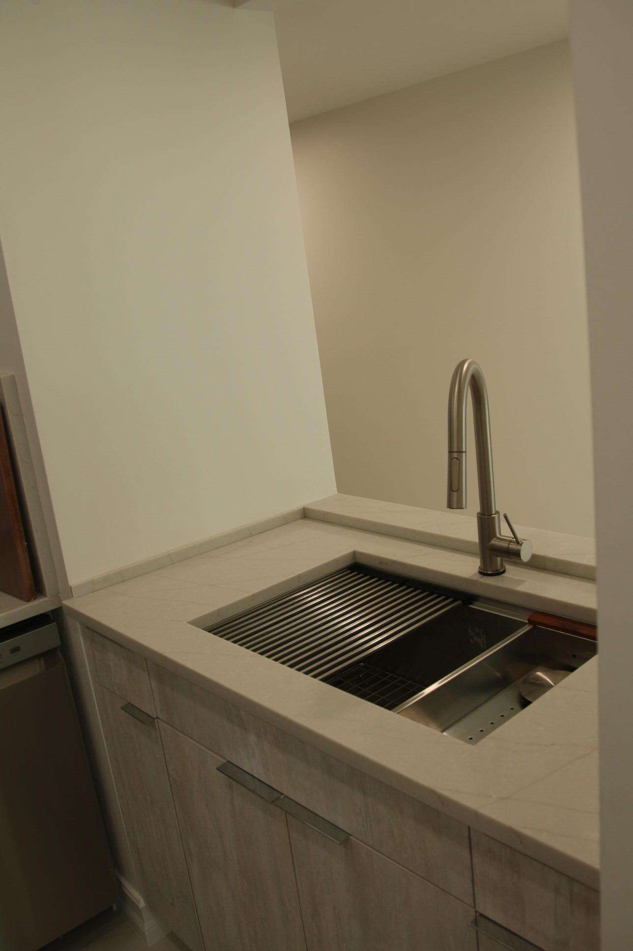 ESSEX TOWER CONDO - Residential Lease