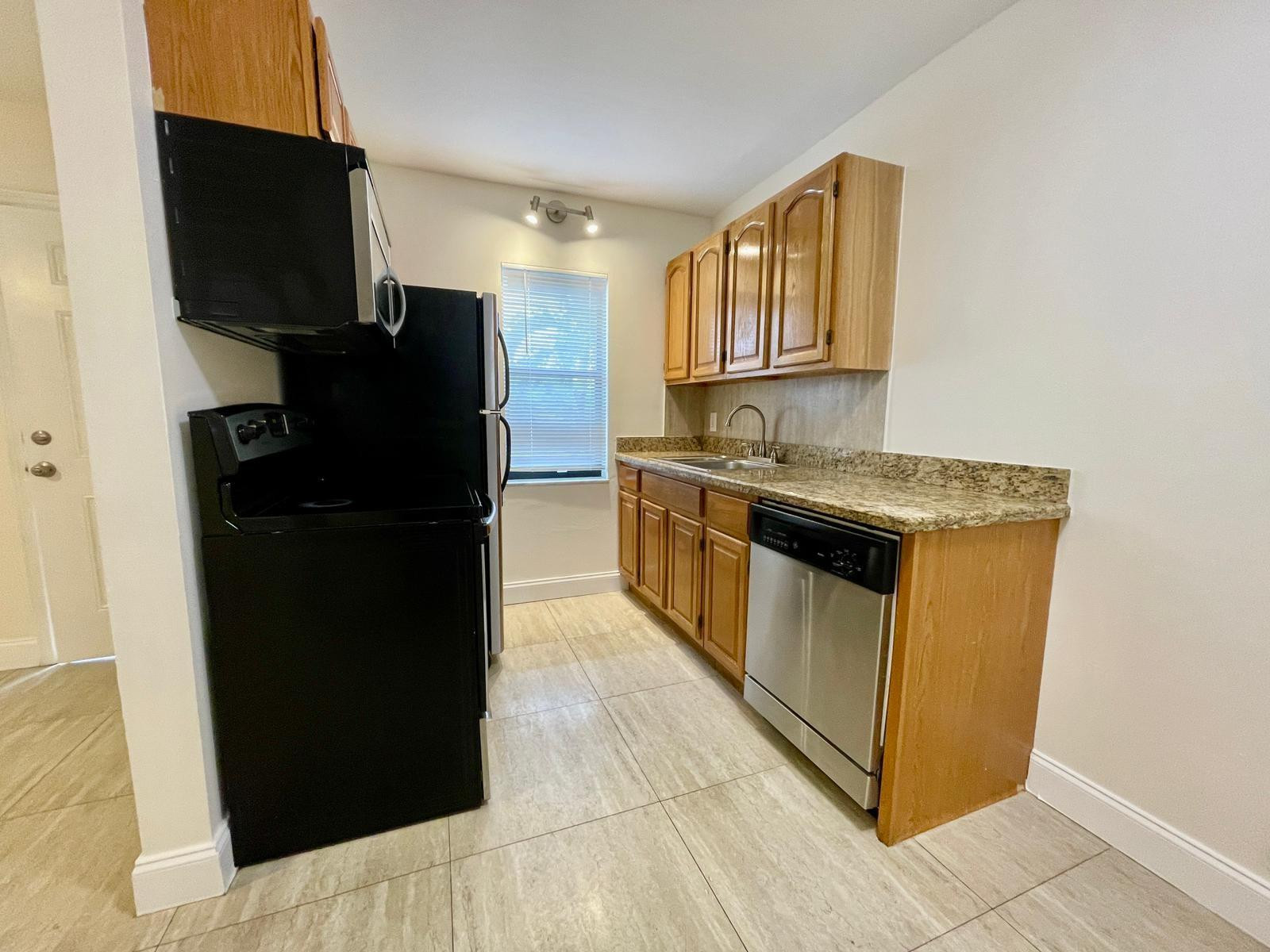 RESUB OF HIGHLAND ESTATES - Residential Lease