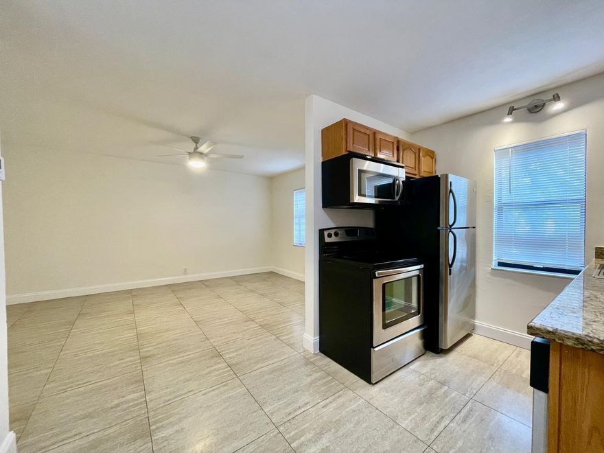 This cozy and well-maintained unit 1 bed 1 bath is perfect for those seeking a comfortable and pet-friendly home in the vibrant Wilton Manors area. With a fast approval process, you can move in quickly and start enjoying your new home right away. Don't miss out on this opportunity!