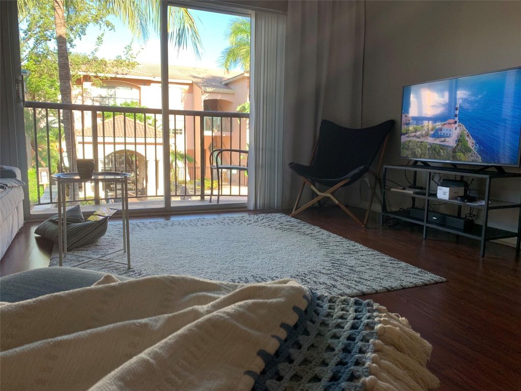 Photo of 2005 SE 10th Avenue #406, Fort Lauderdale, FL 33316 (MLS # B26034958)