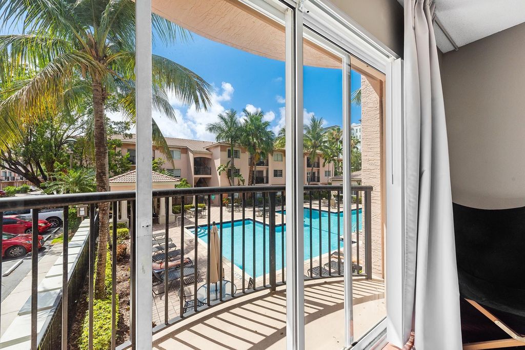Photo of 2005 SE 10th Avenue #406, Fort Lauderdale, FL 33316 (MLS # B26034958)